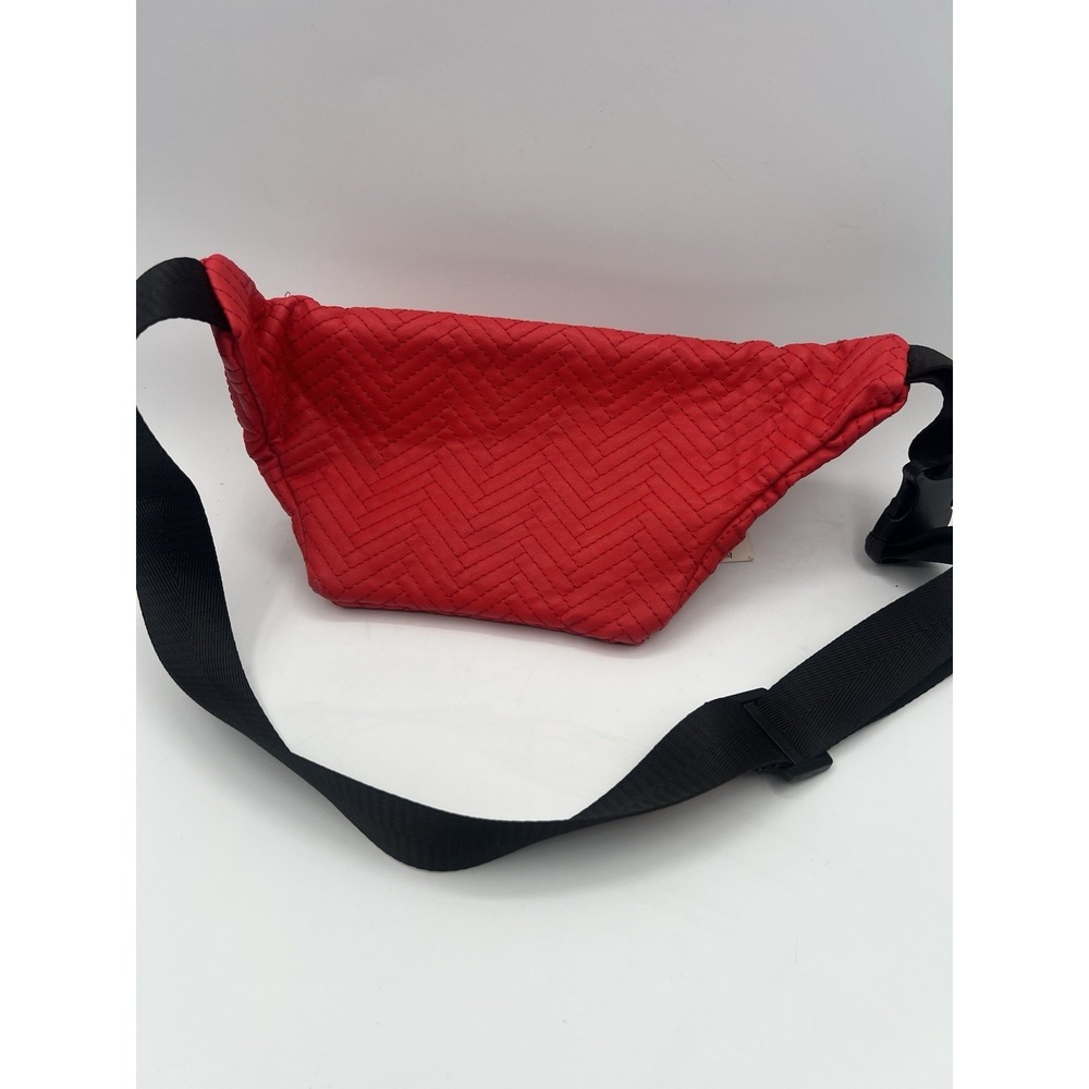 Kensie Red Quilted Belt Bag Fanny Pack Crossbody Waist Bag Adjustable NWT - Picture 3 of 6